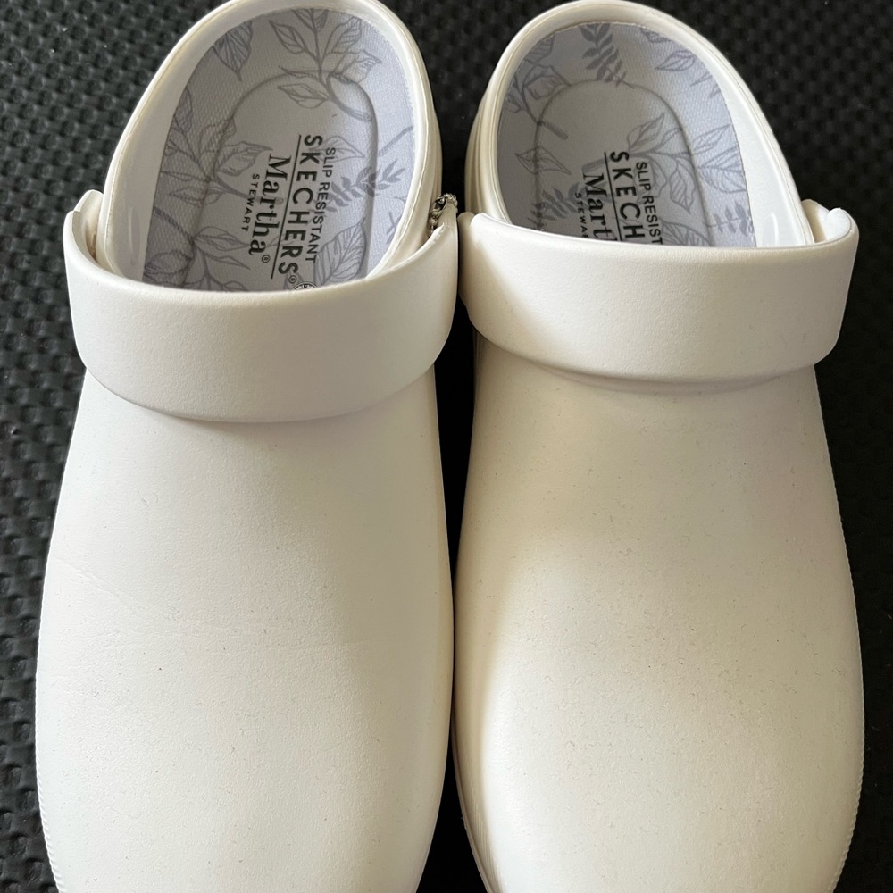 Skechers Cream Slip-On Clogs